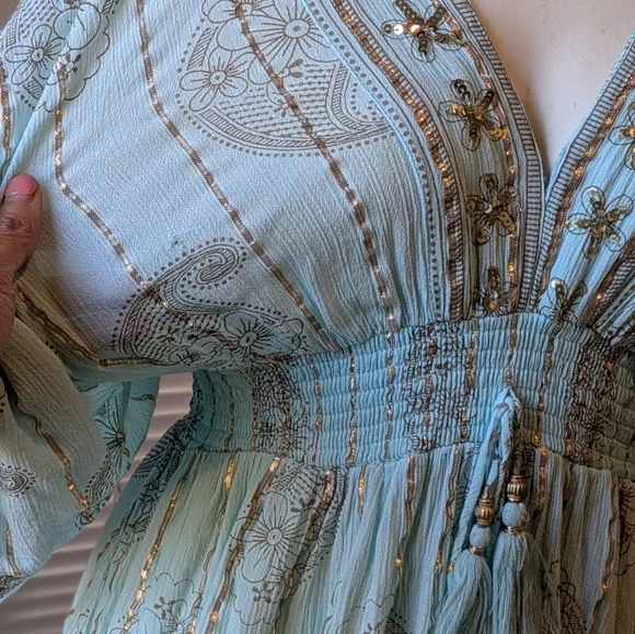 Chic Light Blue V-Neck Mini Dress - Picture 5 of 6